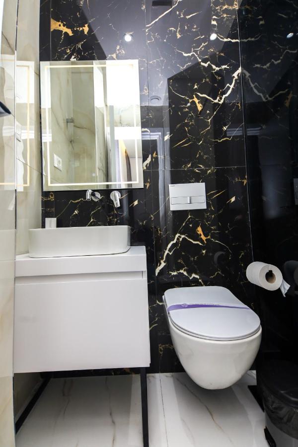 N Hotel City Center By Noshi Tirana Zewnętrze zdjęcie