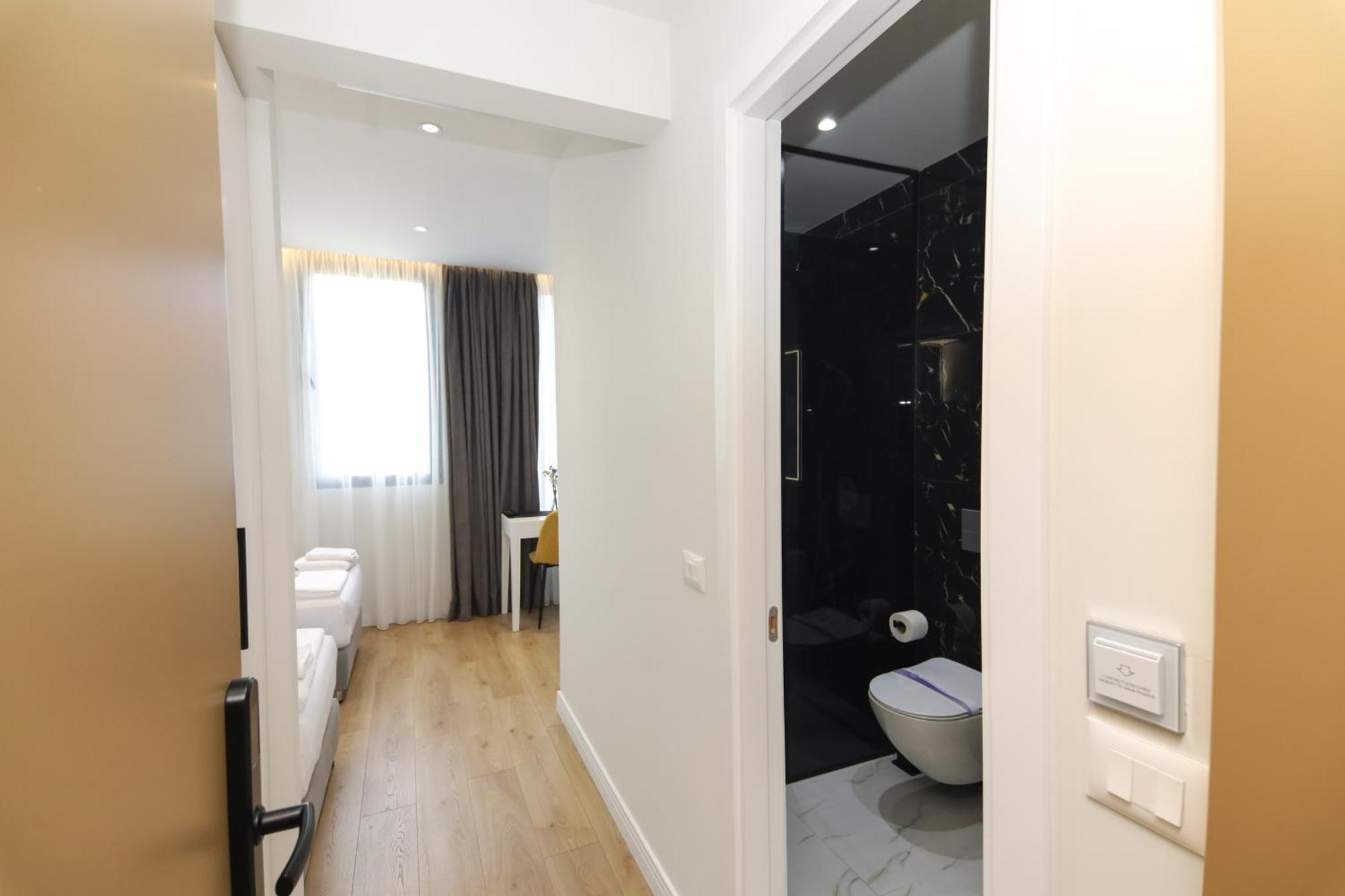 N Hotel City Center By Noshi Tirana Zewnętrze zdjęcie